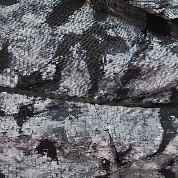 Gymshark speed windbreaker with pockets size M - Picture 3 of 7